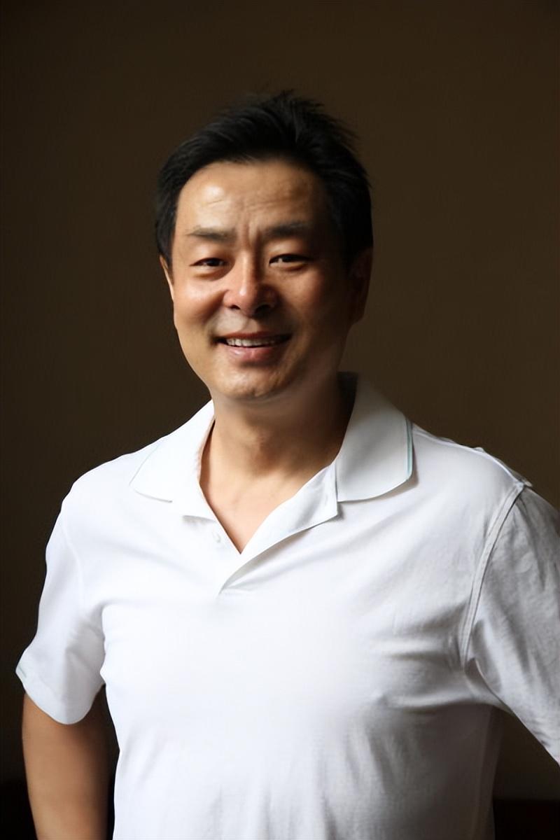 回顾濮存昕:家人相继离世,如今69岁我不敢老去,还要照顾老母亲