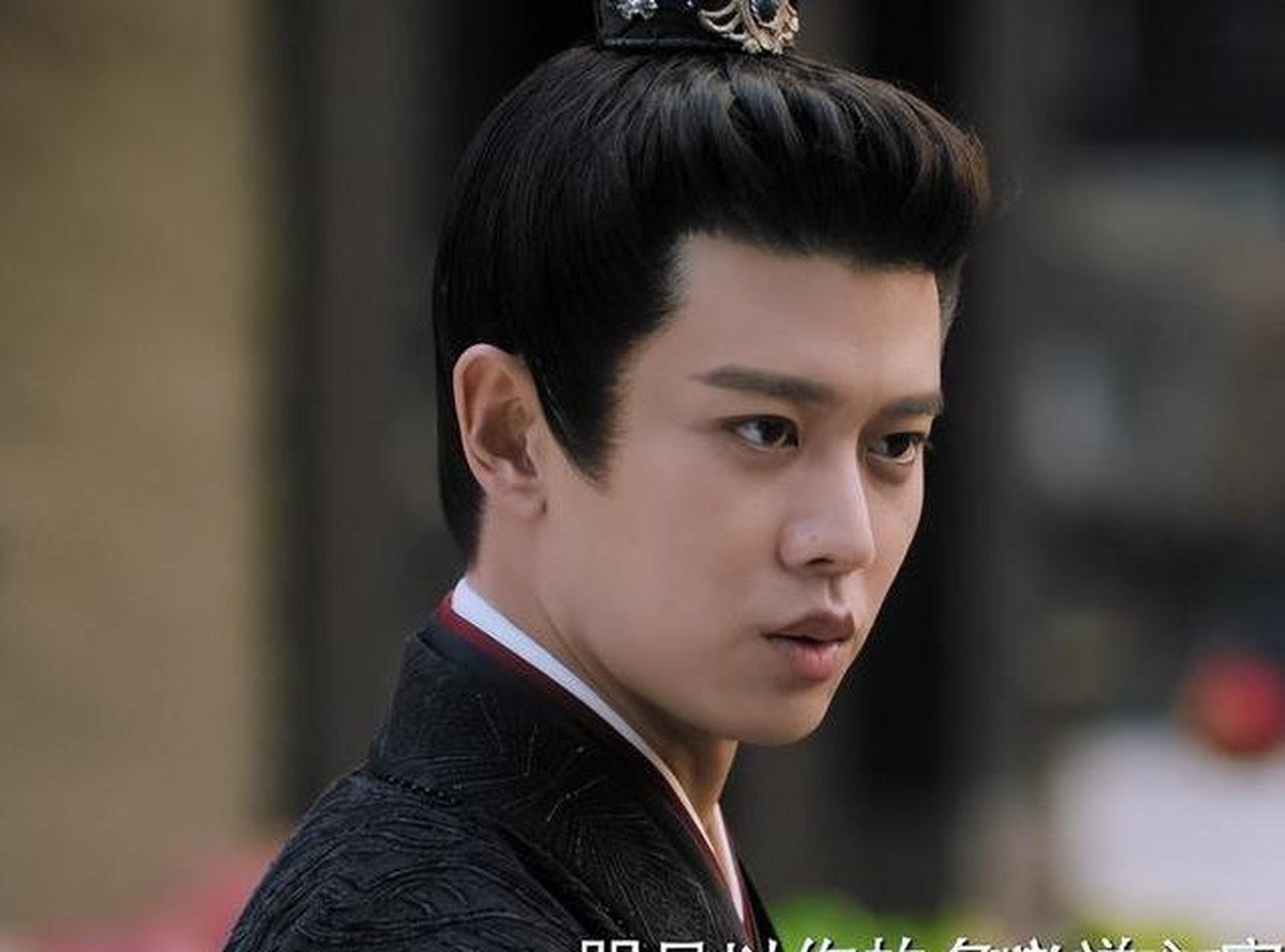 85后小生任嘉伦新剧《烈焰》演技遭批,频繁替身被曝光?