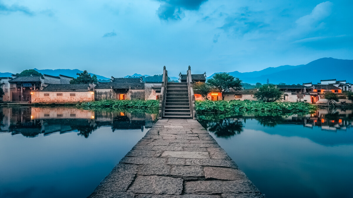 安徽宏村:水墨画中的古韵村落,来这感受江南水乡的魅力