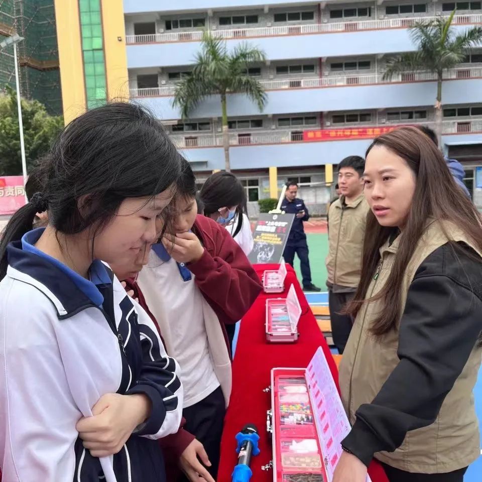 深圳市科迪技工学校开展禁毒游园活动