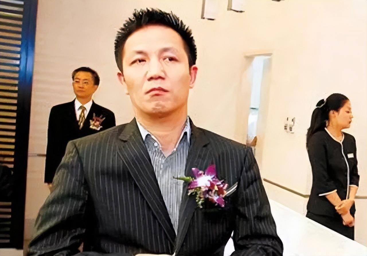 周正毅是怎么获得上海首富这个名号的呢?