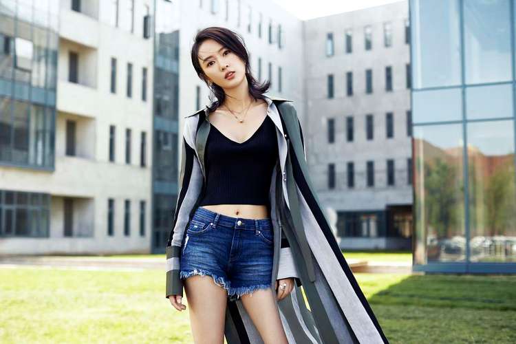 回顾资本大鳄王冉51岁娶小17岁童瑶余生要为娇妻遮风挡雨