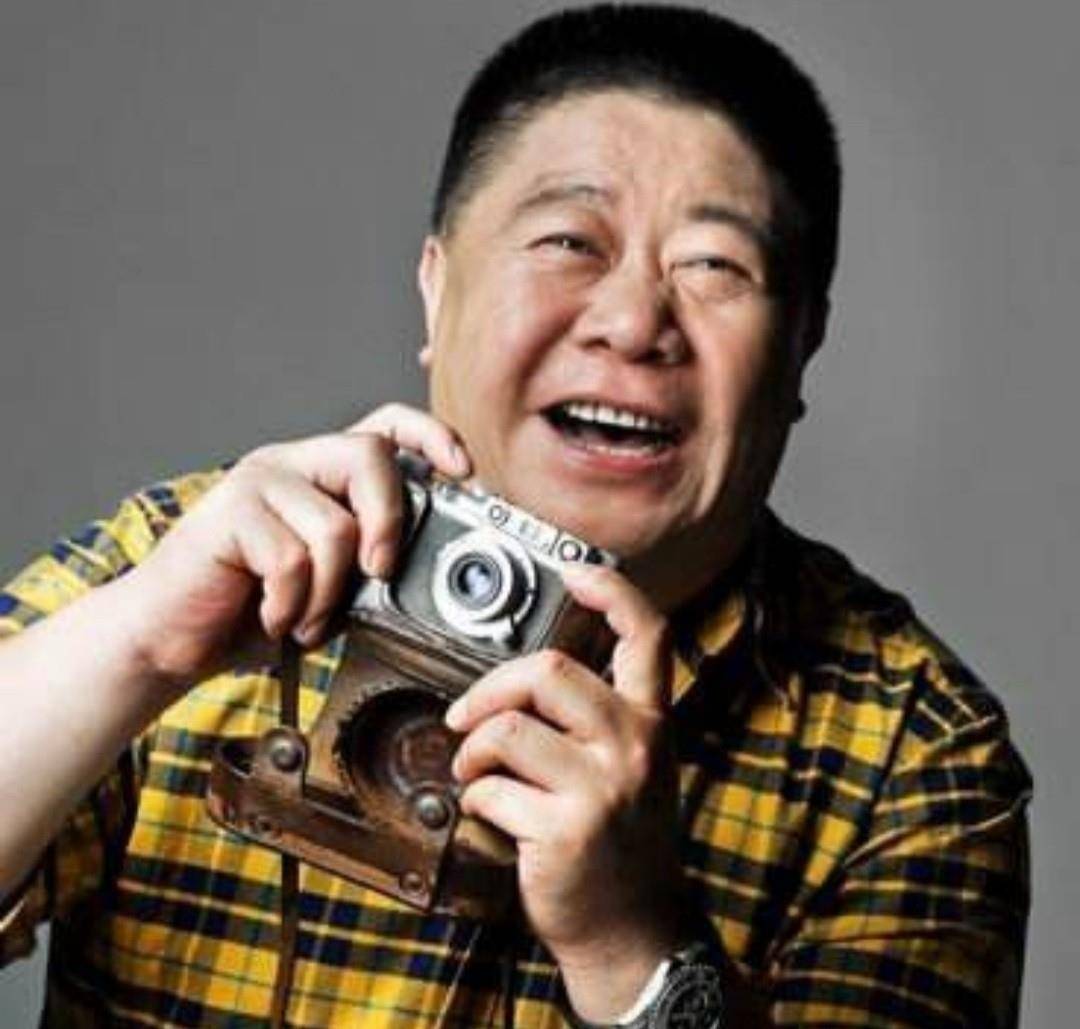 回顾刘金山为了患癌的母亲选择丁克53岁喜得一女如愿当上爸爸