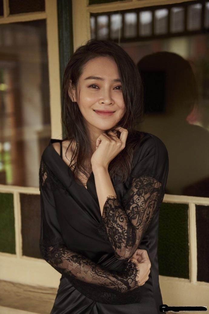 回顾于明加我这辈子正确的决定就是为普通丈夫生了两个女儿