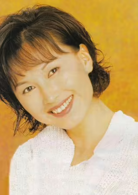 回顾亚视一姐陈秀雯被渣男骗走3000多万如今61岁老得认不出