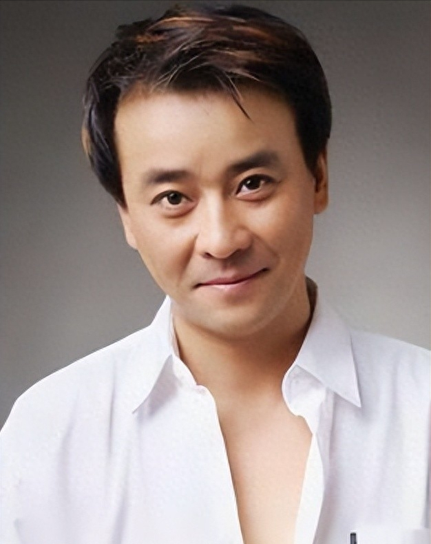 回顾罗钢:娶小23岁郝蕾,陪娇妻战胜家族遗传病,48岁老来得子