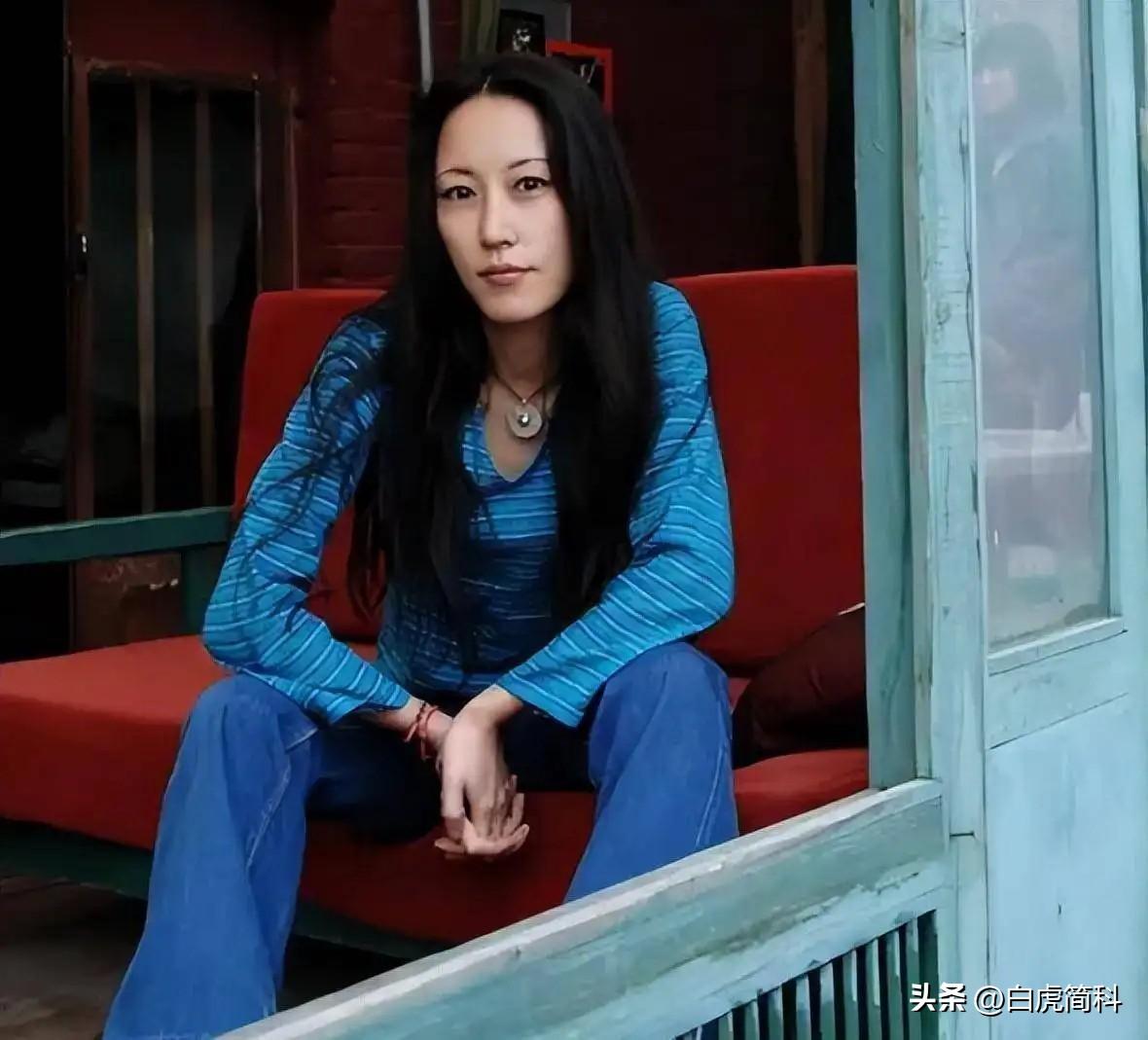把两位前婆婆当成亲妈离婚后依然如同闺蜜王菲的格局不一般