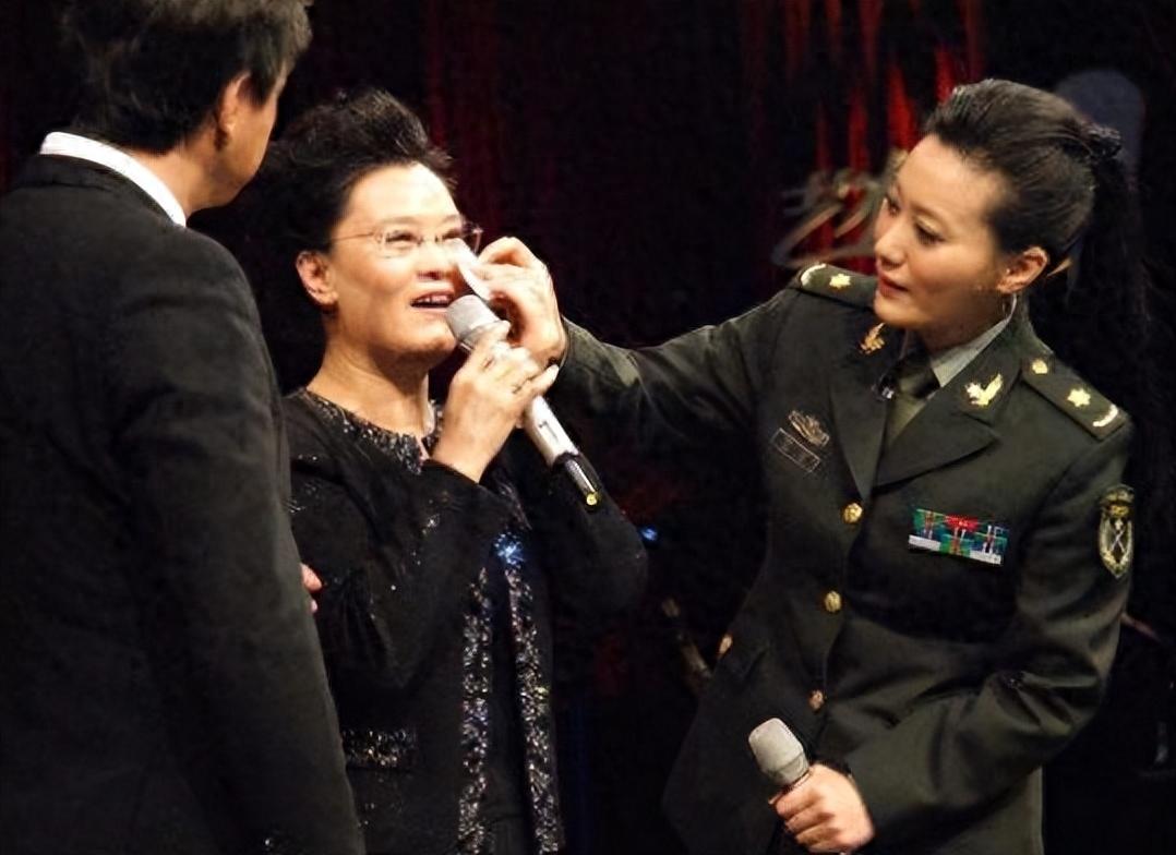 回顾谭晶我这辈子正确的决定就是为科学家丈夫生一对双胞胎