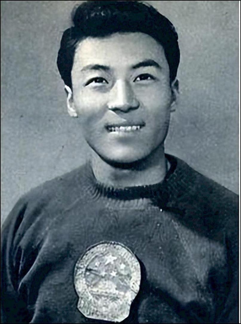 回顾乒坛美男子李富荣娶舞蹈演员为妻儿子是帅哥演员