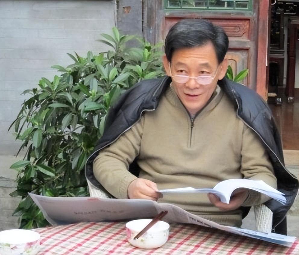 回顾李光复自小住北京四合院儿子手里几个亿为何77岁依旧拍戏