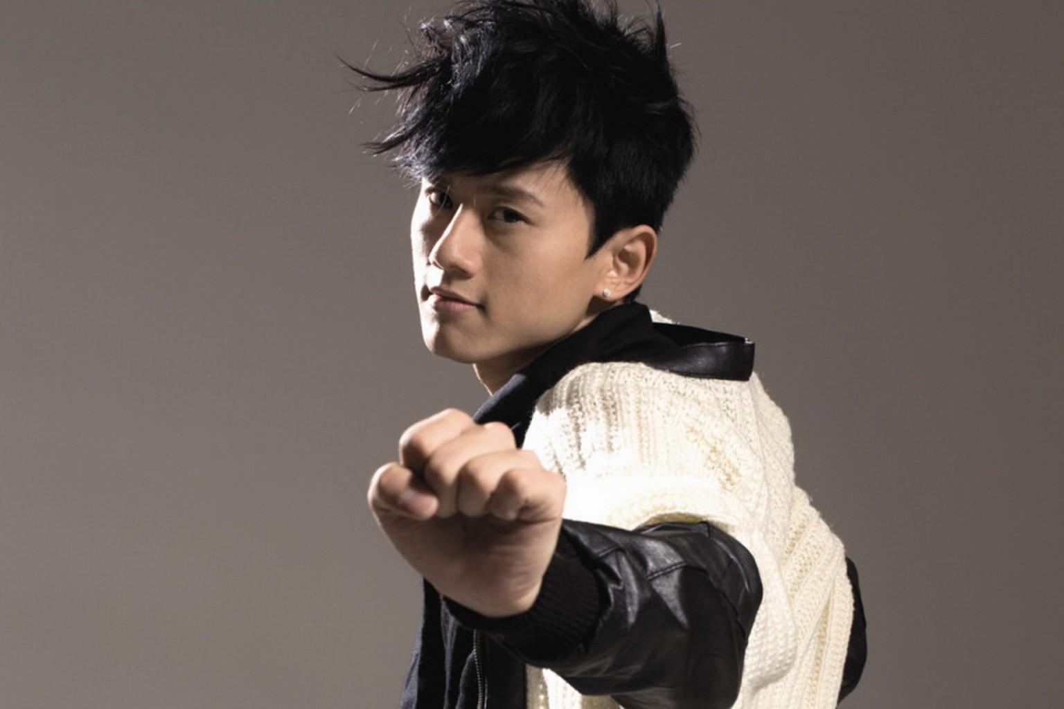 回顾张杰被质疑假唱用实力封神三声谢谢断绝往日情分