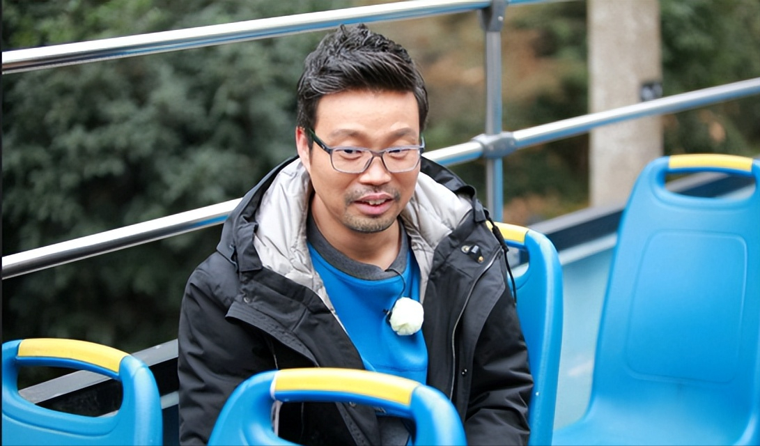 回顾王迅抛弃14年的原配娶小18岁的娇妻看似老实实则无情