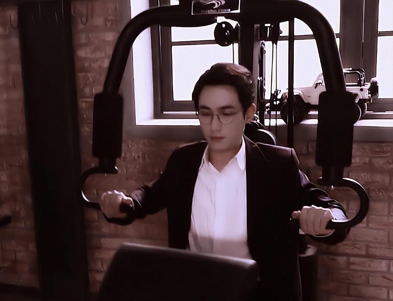 回顾娱乐圈中的体虚男星表面是健身型男却抱不起80斤的女星