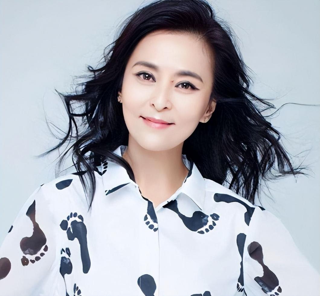 回顾何音为了儿子跟黄志忠离婚为了儿子又嫁小丈夫