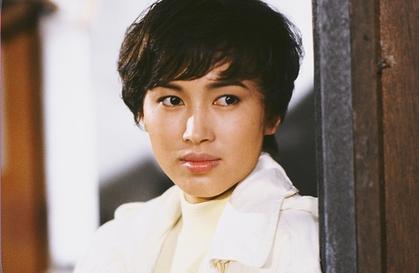 回顾亚视一姐陈秀雯被渣男骗走3000多万如今61岁老得认不出