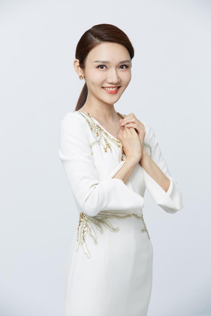 回顾央视主播龙洋自曝是月光族单身原因是择偶标准太高