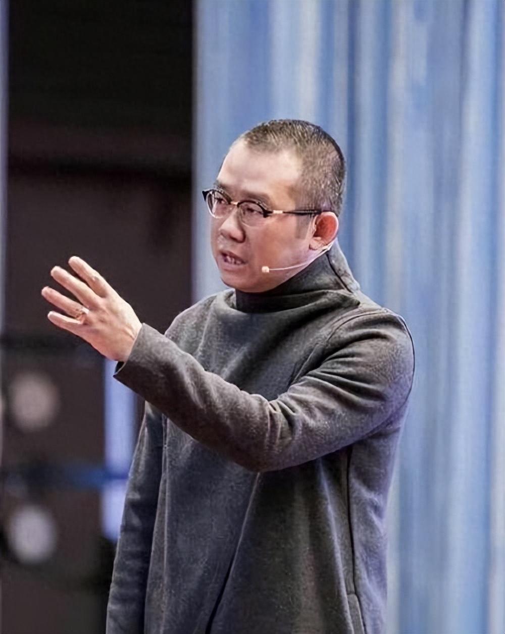 回顾涂磊从情感专家到伪君子涂磊走到这步究竟怪谁