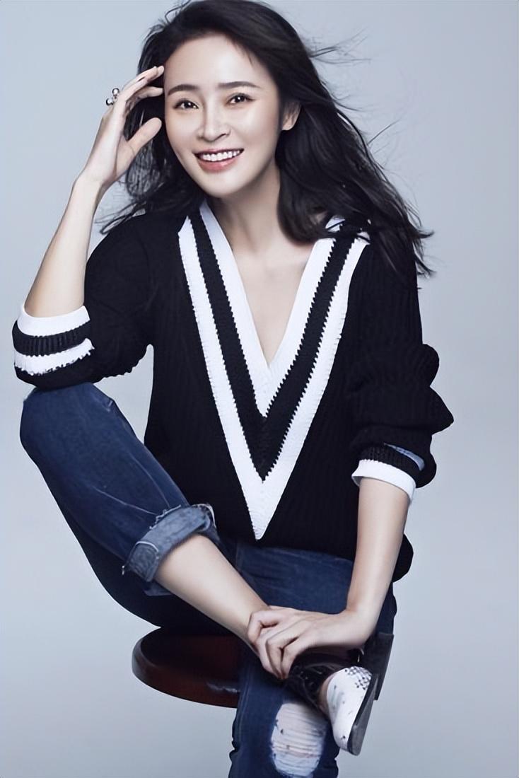 于明加不反对相亲,想着也到了结婚的年龄,可是手头上有事情没时间,便