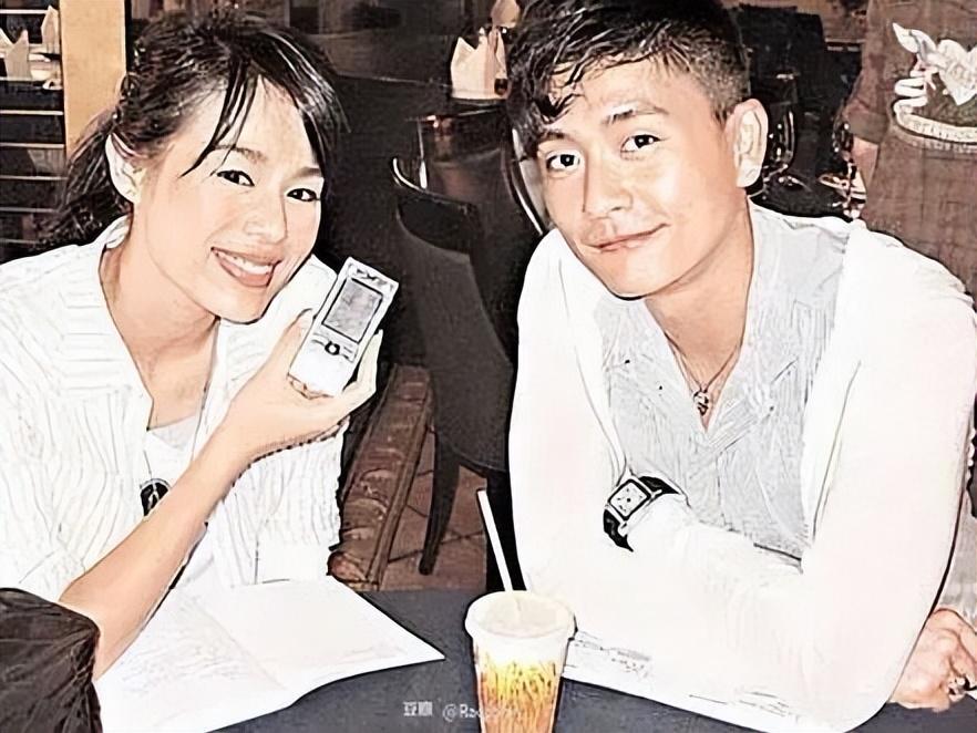 回顾胡杏儿与黄宗泽分手后嫁给富一代四年生三胎的她幸福吗