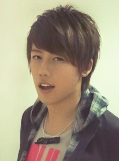 回顾歌手刘维有妈才有家为了照顾患癌的母亲退圈我无怨无悔