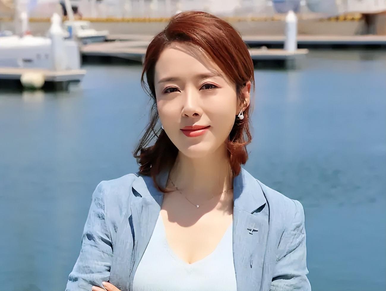 回顾演员颜丹晨我这辈子正确的决定就是44岁为小丈夫生儿子