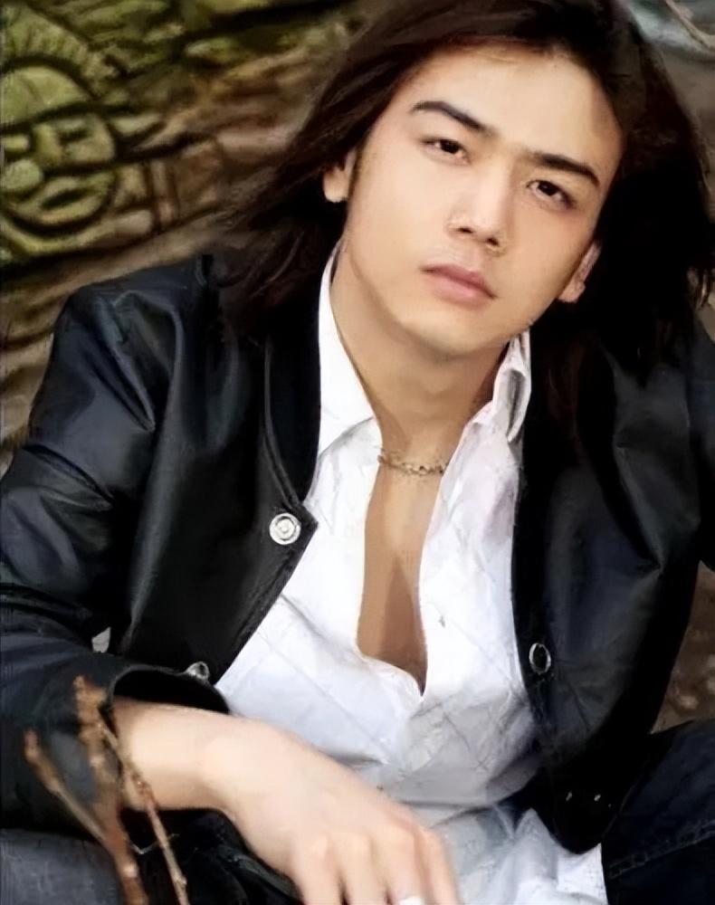 回顾杨烁顶风索要天价片酬油腻耍大牌还与刘涛传绯闻