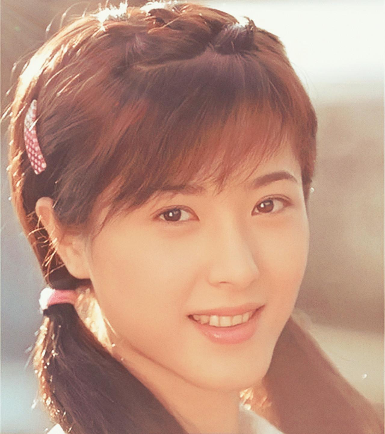 与此同时,日后将成为富大龙妻子的饶敏莉也即将迎来她的表演生涯.