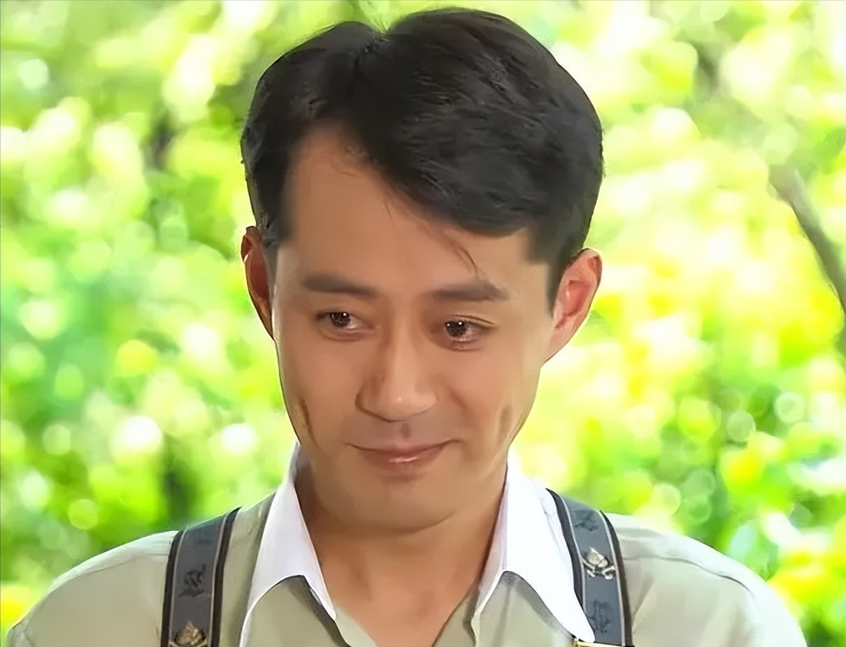 刘钧年轻时没有想过要当演员,家里人早早给他安排好了出路,在电业局当