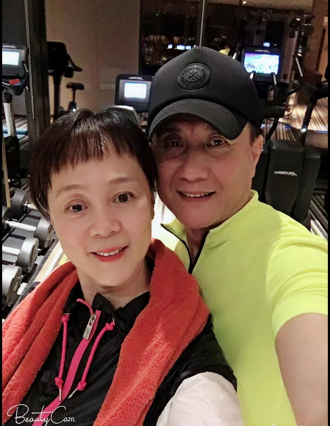 回顾张志坚妻子40岁陪我北漂得罪半个娱乐圈的人都不能辜负她