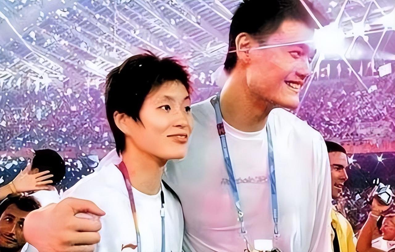 回顾姚明42岁妻子风韵犹存13岁女儿身高近2米成为人生赢家