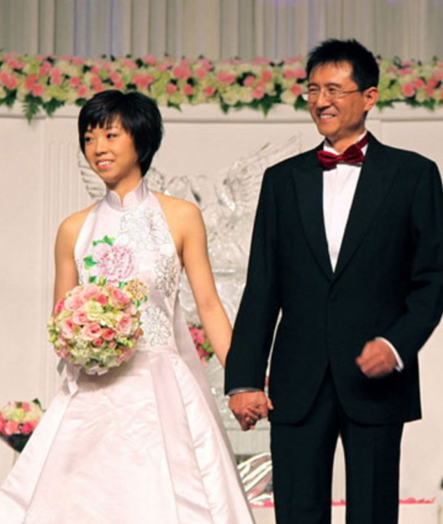 回顾张怡宁:为爱选择退役?嫁给大20岁富豪,奥运冠军的争议情史