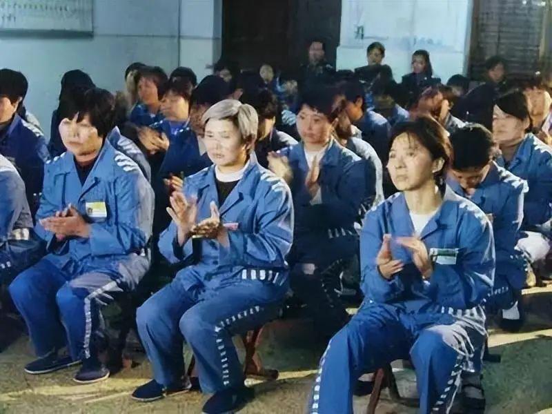 回顾女子监狱无男性为何每年有上百人怀孕只是源于一条规定