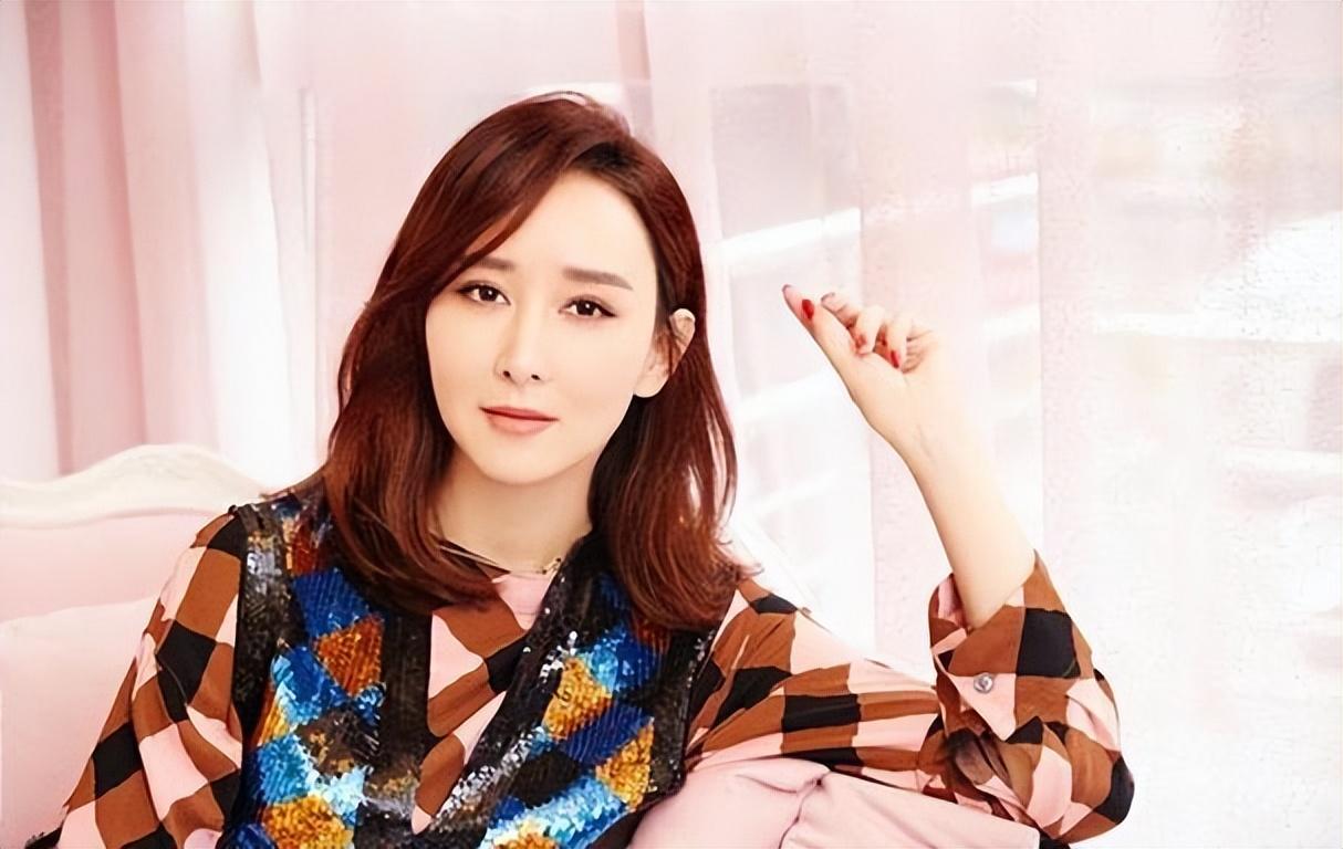 回顾胡静嫁入马来西亚豪门丈夫为不和她分房睡自愿摘除扁桃体