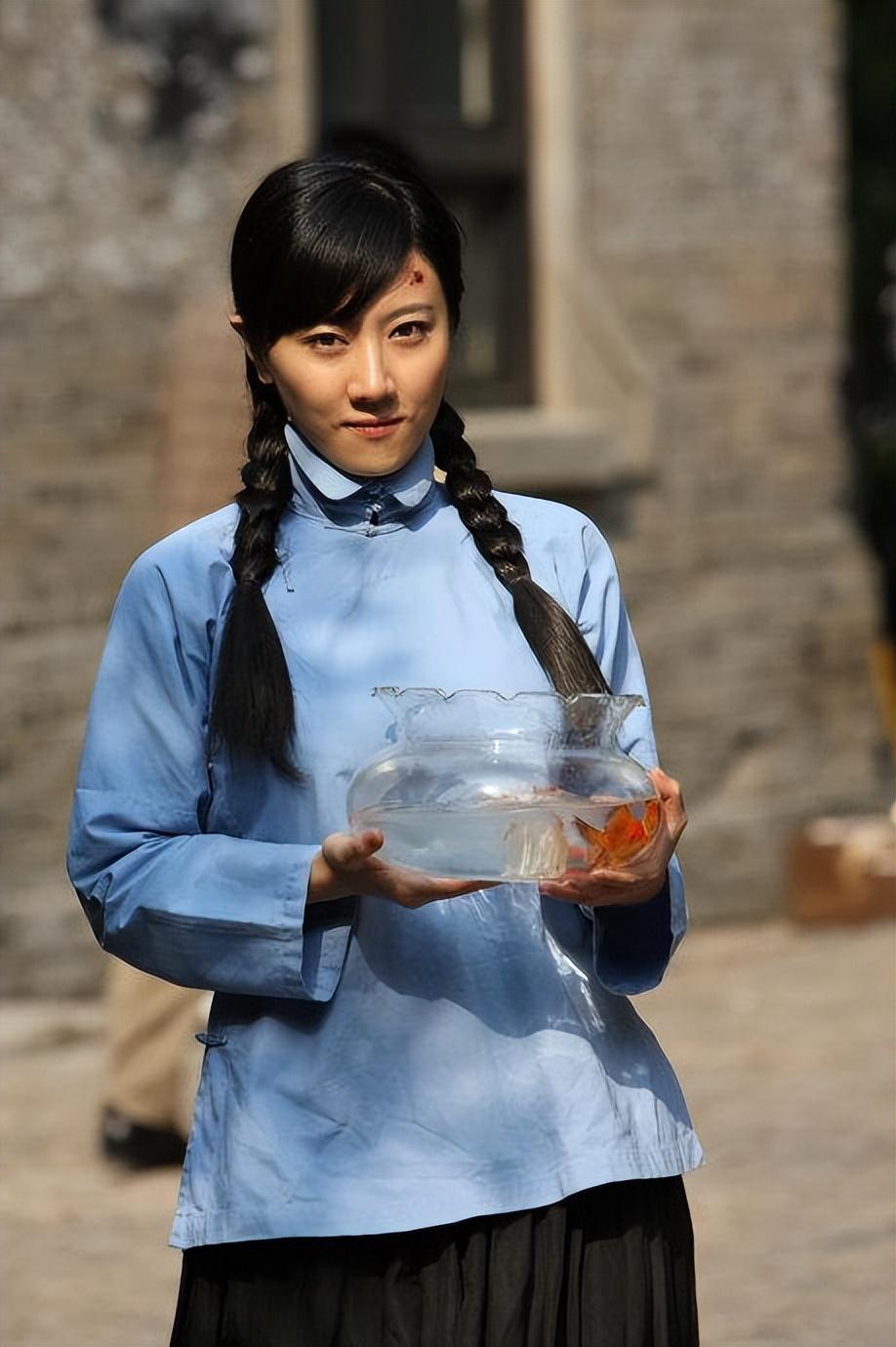 回顾王博谷我这辈子正确的决定就是给小7岁的老公巴图生2儿子