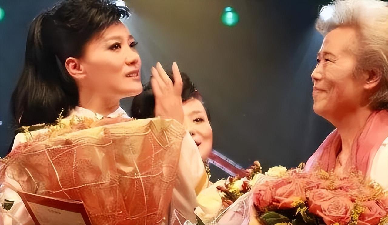 回顾谭晶我这辈子正确的决定就是为科学家丈夫生下一对双胞胎