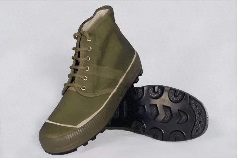 当解放鞋被一些国外公司改良后,意外在欧美掀起热潮.