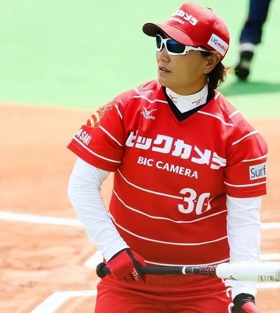 回顾抗日英雄女儿加入日本籍扬言以击败中国队为荣她后悔了吗