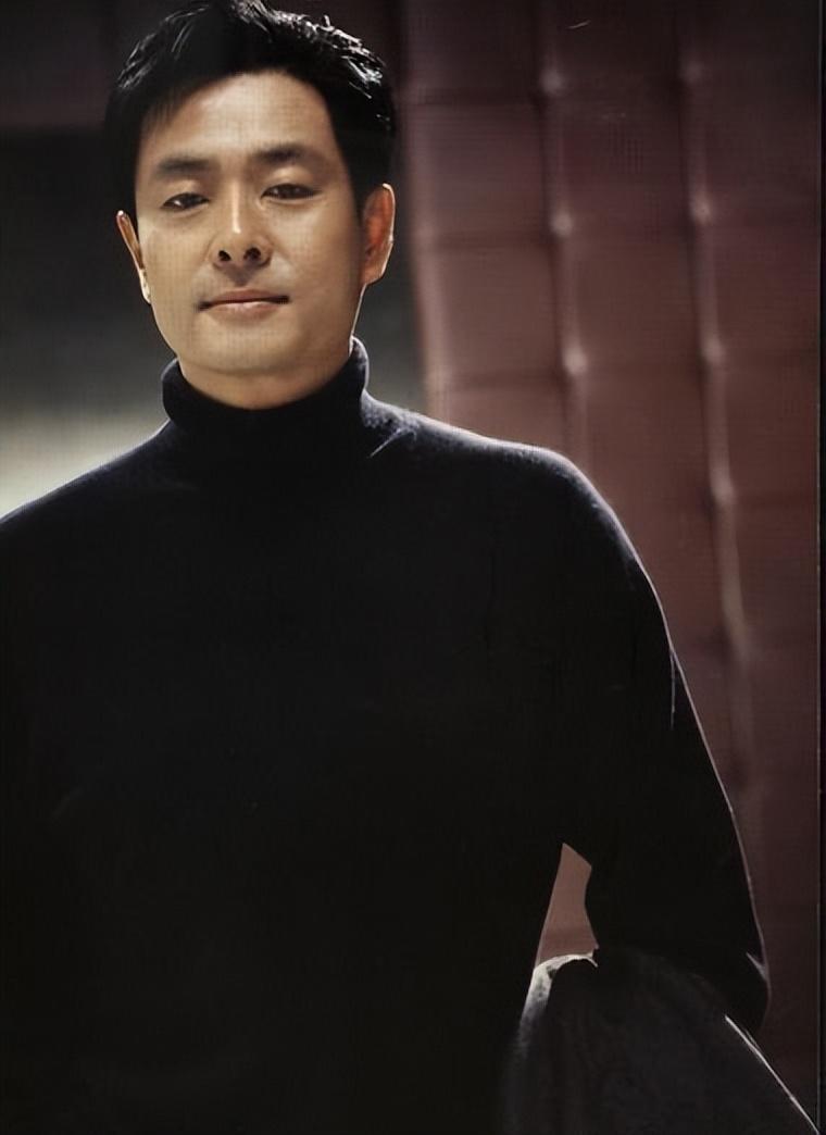 回顾濮存昕:家人相继离世,如今69岁我不敢老去,还要照顾老母亲