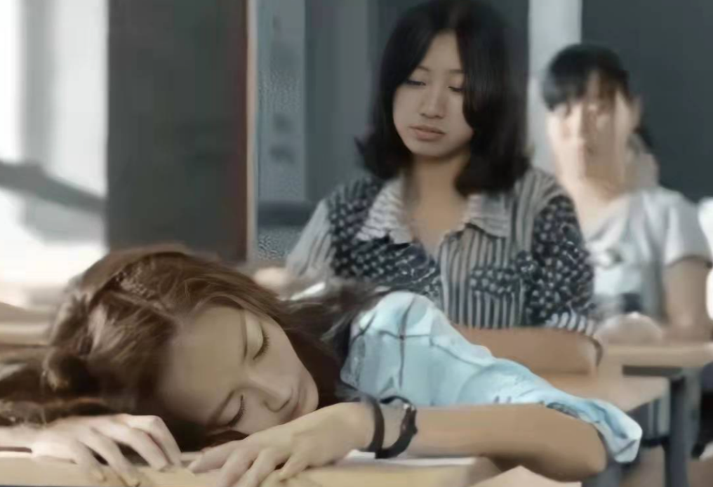 回顾高考女状元考语文忘写名字考英语睡觉却以672分进北大