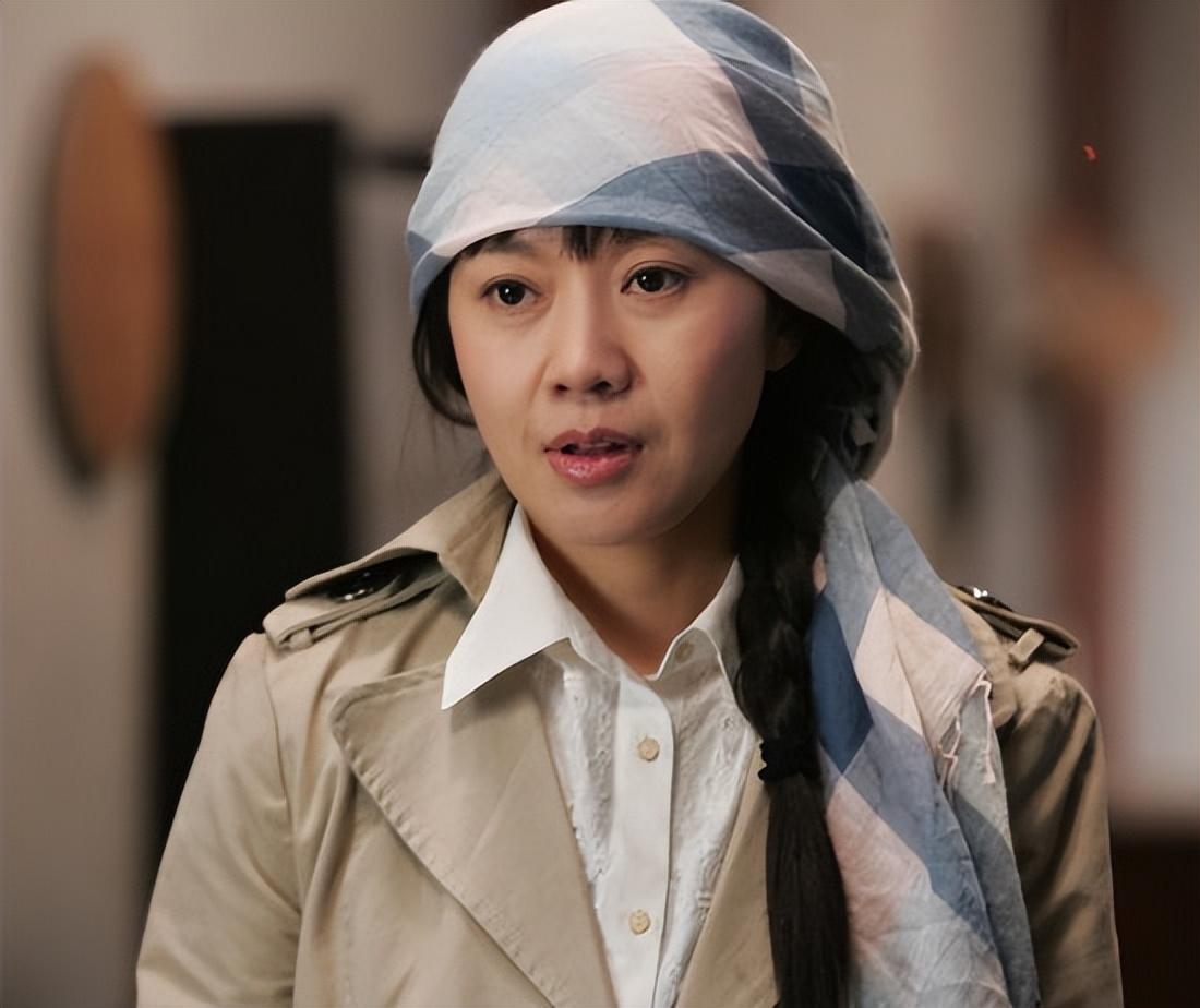 回顾被抛弃后活出精彩多年后的闫妮已是邹伟高攀不起的人