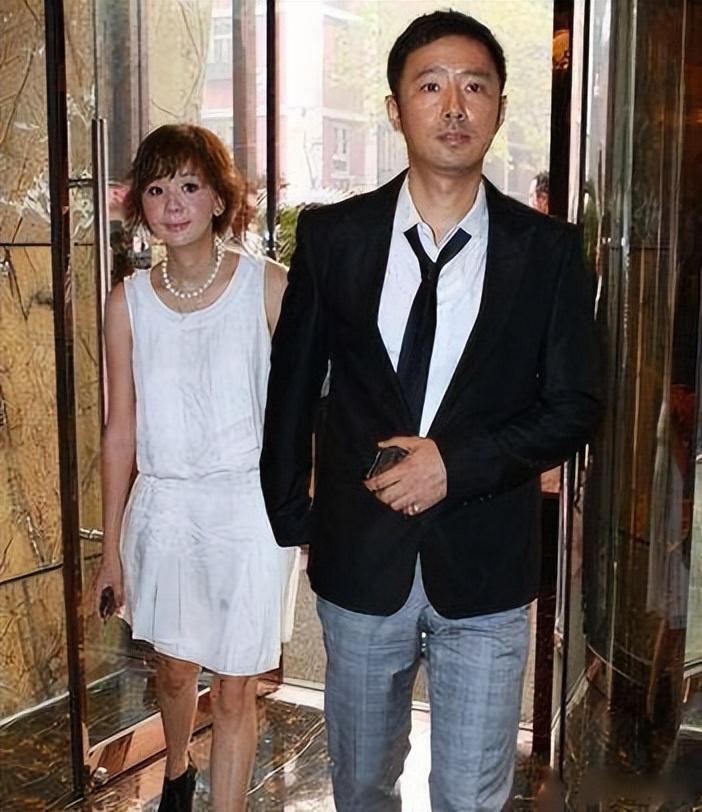 回顾高鑫结婚16年不做饭不洗碗钱也交给妻子管他才是人间清醒