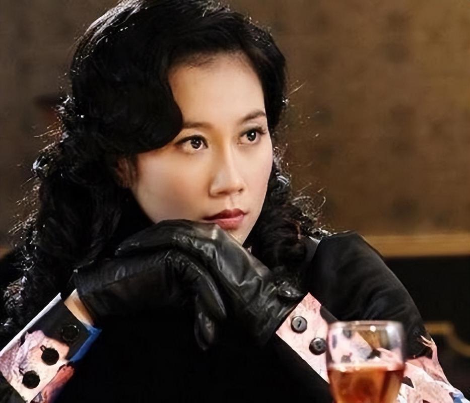 回顾老戏骨姚刚一生无妻无子如今53岁买千万豪宅一个人住