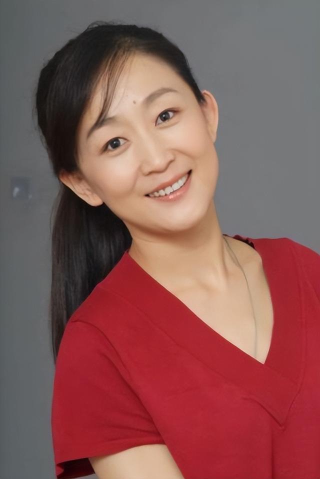 回顾陈瑾:与亲哥约定相守一世,58岁仍未婚未育,如今她是否后悔呢?
