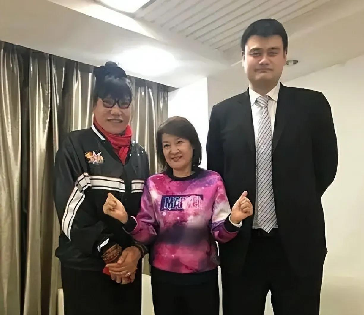 回顾郑海霞43岁嫁男粉丝伤病缠身双腿已变形56岁心中仍有遗憾