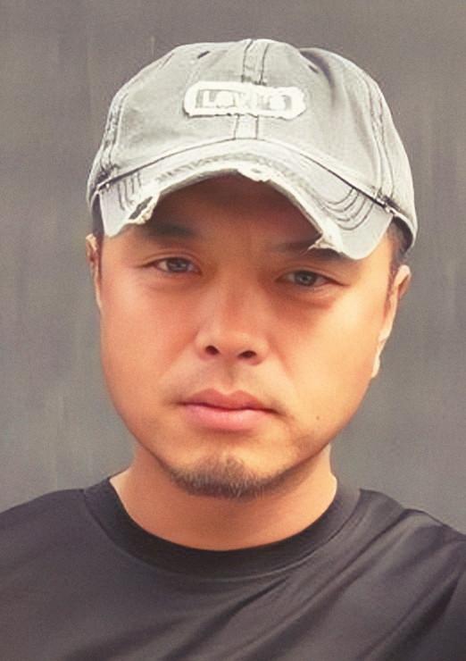 回顾邓超从混混到影视大佬他是如何改写自己人生的