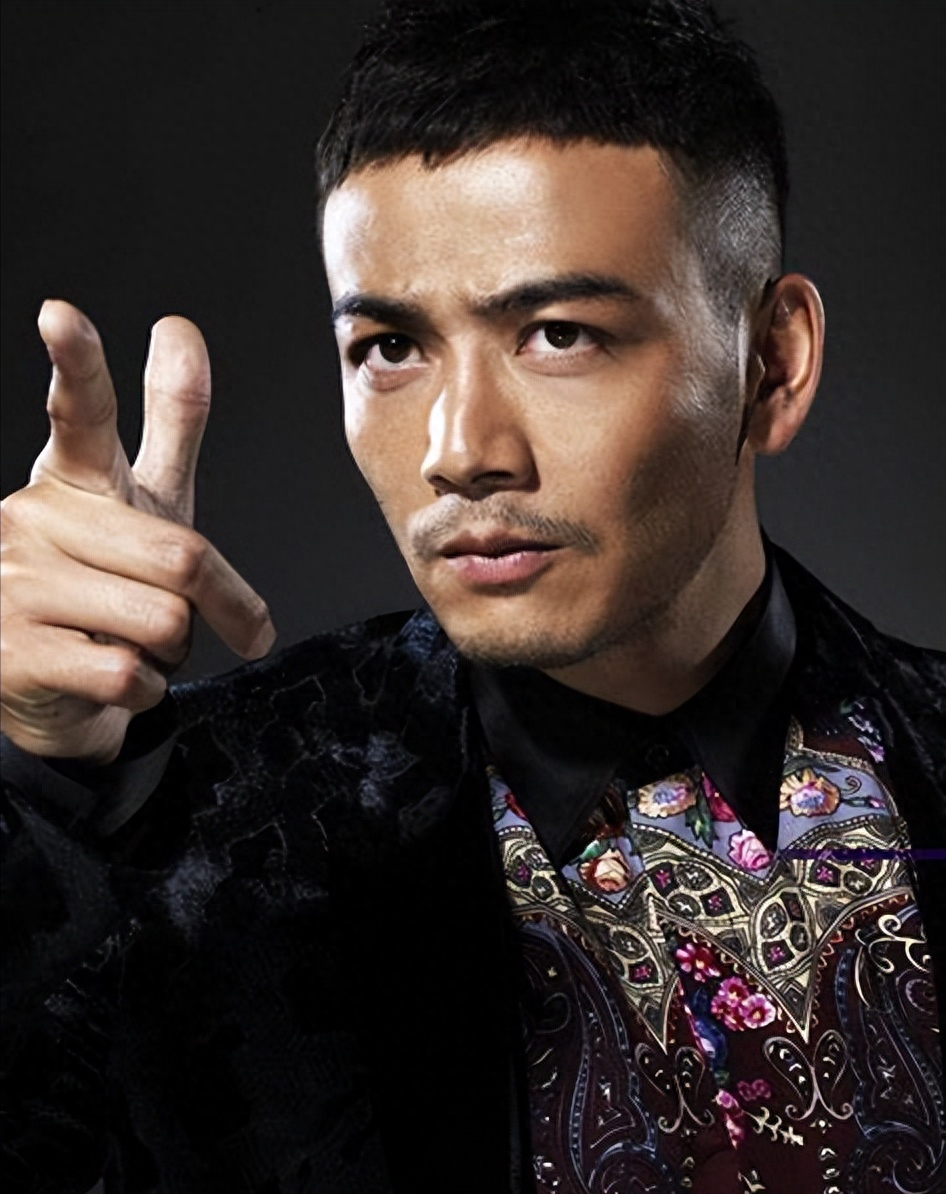 回顾杨烁顶风索要天价片酬油腻耍大牌还与刘涛传绯闻