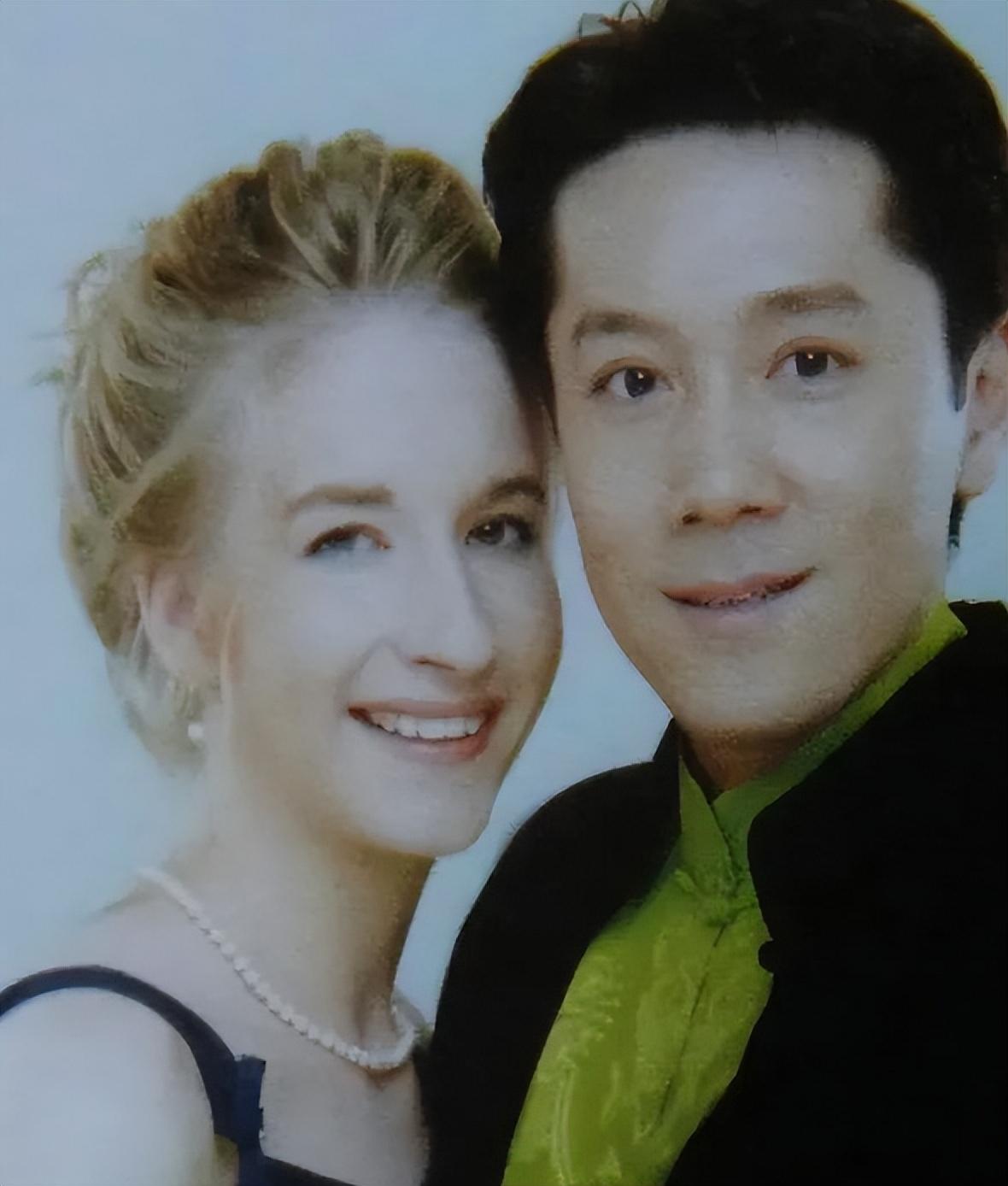 回顾蔡国庆22次登春晚拒绝那英迎娶圈外妻子如今儿子成骄傲