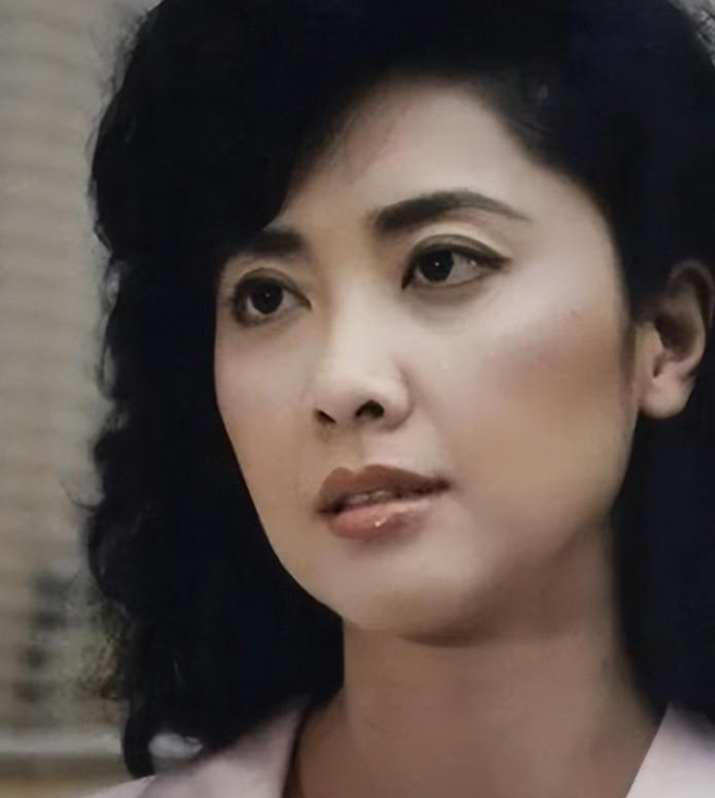 回顾她一句御弟哥哥迷倒众人女儿国一见倾心70岁仍无儿女