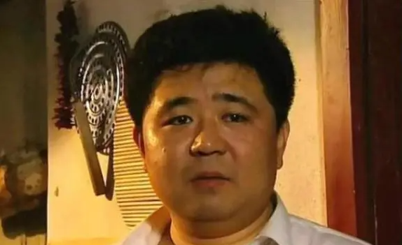 回顾狄胖胖梁冠华因肥胖自卑却被女神倒追他的人生太精彩