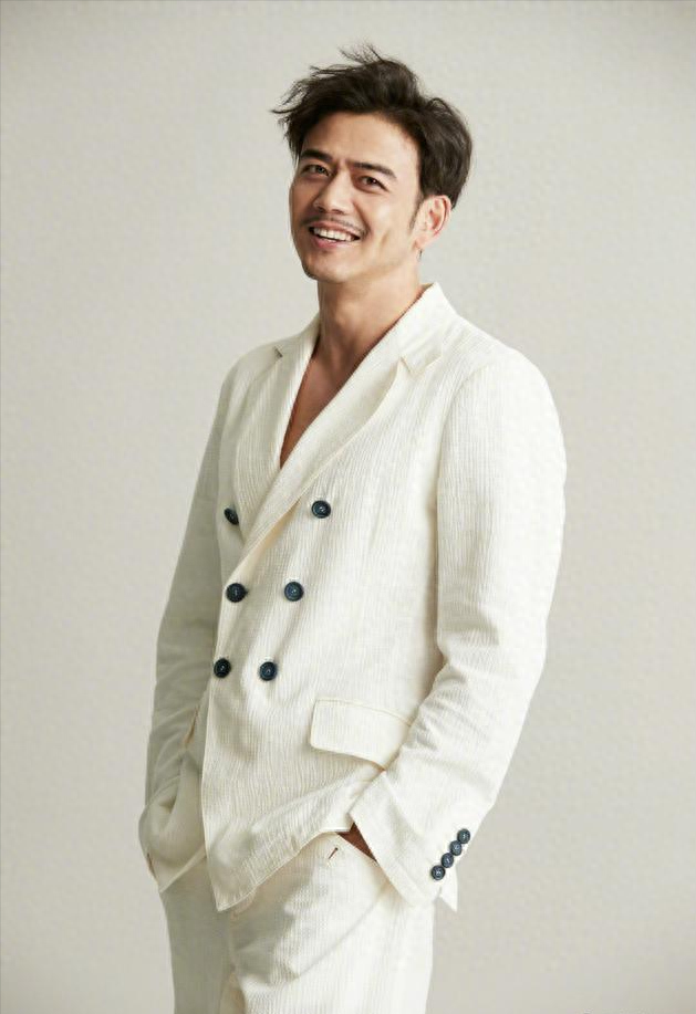 回顾杨烁顶风索要天价片酬油腻耍大牌还与刘涛传绯闻